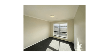 Spacious Family Home With Modern Comforts and Ideal Convenience - Photo 2