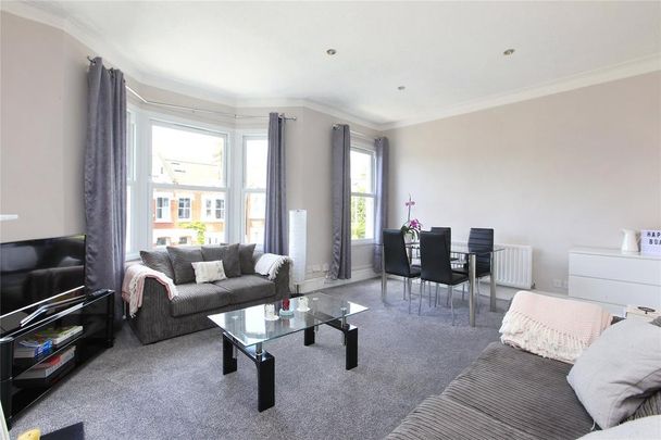 2 bedroom flat to rent - Photo 1