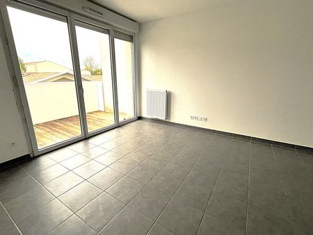 Location Appartement 2 pièces 39m² ST ANDRE DE CUBZAC 33240 - Photo 2