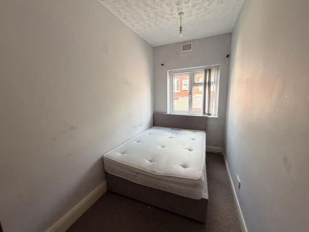 3 bedroom terraced house to rent - Photo 5