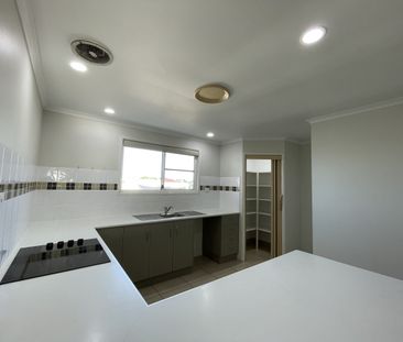 3 bedroom unit in the CBD - Photo 3