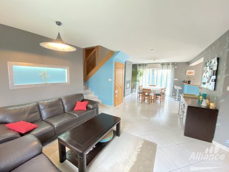 Location Maison 7 pièces 187m² VOUJEAUCOURT 25420 - Photo 4
