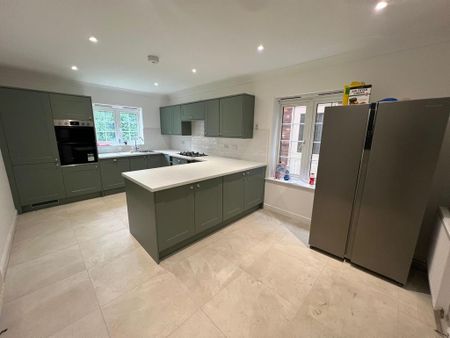 7 bedroom detached house to rent - Photo 2