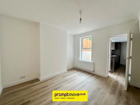 3 bedroom terraced house to rent - Photo 2