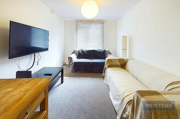 5 bedroom House To Let - Photo 1