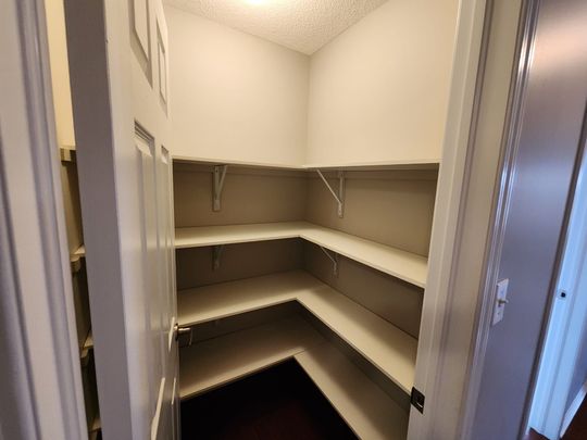 For Lease - 16 Saunter Court, Brampton, Ontario - Photo 1