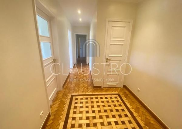 Apartamento T3+1 em Lisboa