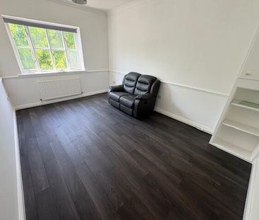 High Green Court, Cannock, WS11 1GR - Photo 3