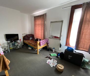 4 bedroom terraced house to rent - Photo 6