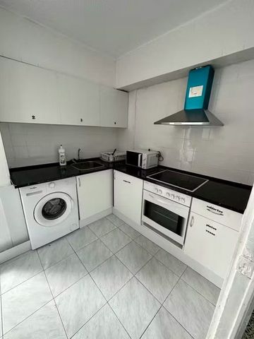 Carrer Félix del Río, Valencia, Valencian Community 46025 - Photo 2