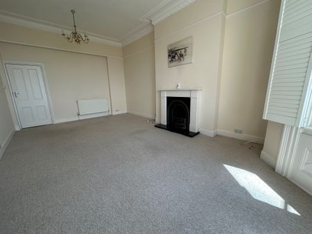 Park Terrace, Bognor Regis - Photo 4