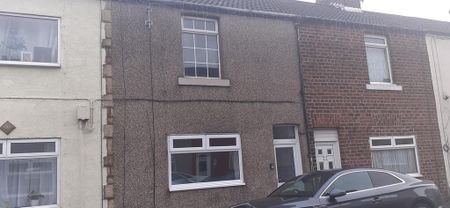 2 bedroom terraced house to rent - Photo 4
