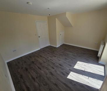 2 bedroom semi-detached house to rent - Photo 2