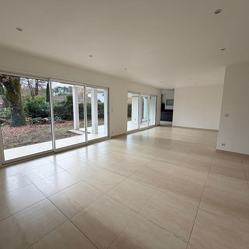 Location maison 6 pièces, 155.00m², Saint-Aubin-de-Médoc - Photo 1