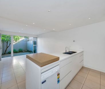 Modern 2-Bedroom Townhouse in the Heart of Norwood - Photo 5