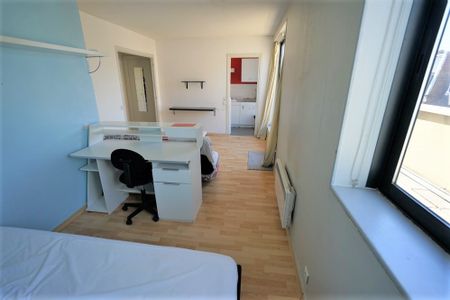 LILLE - APPARTEMENT - T1 MEUBLE - Photo 2