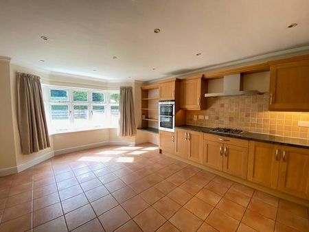 3 bedroom semi-detached house to rent - Photo 5
