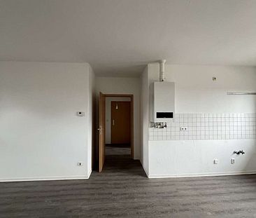 Gemütliche Dachgeschoss-Wohnung | frei ab sofort - Photo 4