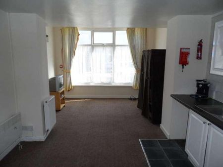 St Chads Road, Blackpool, FY1 - Photo 2