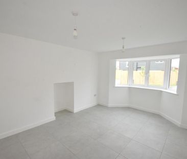 4 bedroom detached house to rent - Photo 3