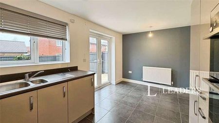 Fersfield Gardens Kingsway, Quedgeley, Gloucester, Gloucestershire, GL2 - Photo 5