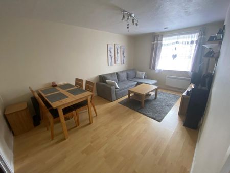 1 Bed Flat, Tippett Rise, RG2 - Photo 4