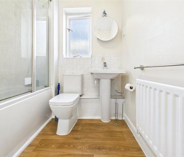 3 bedroom end of terrace house to rent - Photo 5