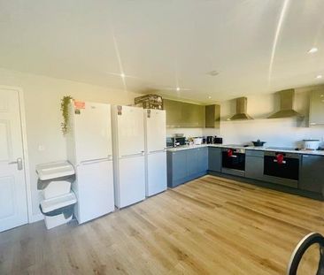 1 bedroom in a house share to rent - Photo 6