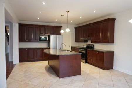 For Lease - 536 Canyon Street, Mississauga, Ontario - Photo 3