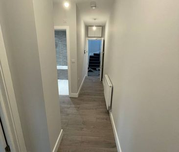 2 Bed Flat, Wayside, NW11 - Photo 5