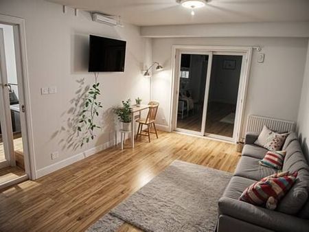 For Lease - 5548 Heathcote Walk, Mississauga, Ontario - Photo 2