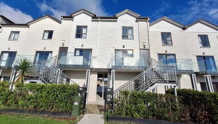 2-Bedroom Split-Level Homes in Wallson Village Ã¢ÂÂ Parking Included! - Photo 3