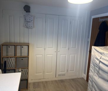 3 bedroom flat to rent - Photo 2