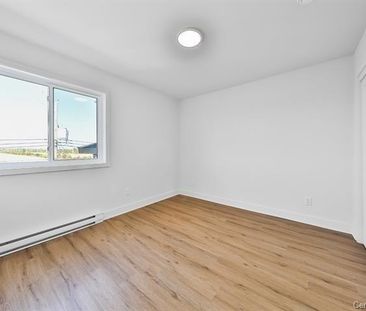 Appartement à louer - Laval (Duvernay) (Est) - Photo 1