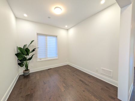 For Lease - 192 Sunset Vista Court, Aurora, Ontario - Photo 5