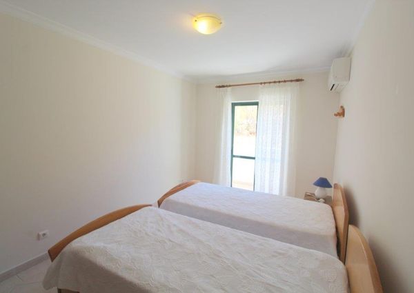 Apartamento T2, para arrendamento anual, próximo da praia em Albufeira, Algarve