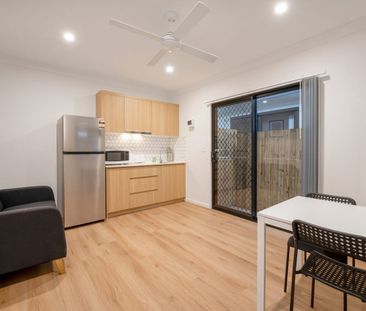 Fully Furnished Near New Studio - Photo 5