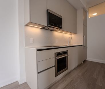 For Lease - 3250 Carding Mill Trail Unit# 515, Oakville, Ontario - Photo 1