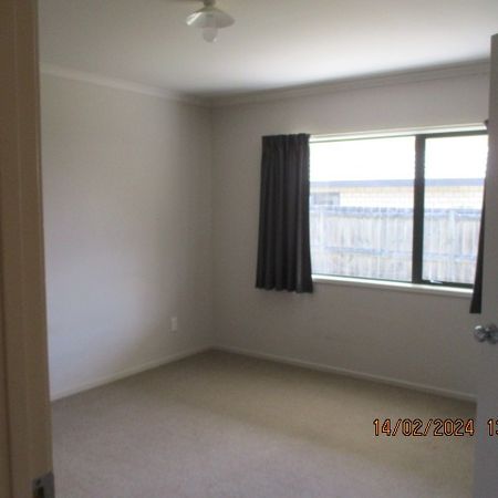 Quiet Location in Neighbourhood - Owhata - Photo 3