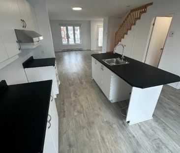 Logement 4 ½ sur deux étages à louer - Photo 1