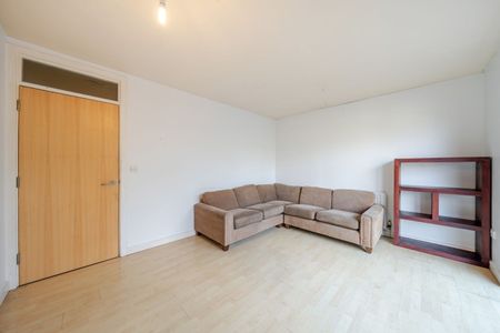 2 Bedroom - Photo 2