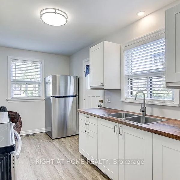 Detached Home For Lease | W9253113 - Photo 1