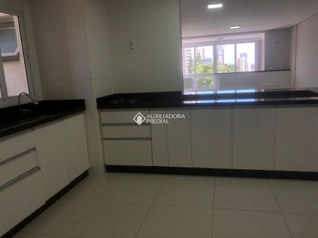 Apartamento com 3 quartos e 105m² para alugar em Centro, Novo Hamburgo. - Foto 4