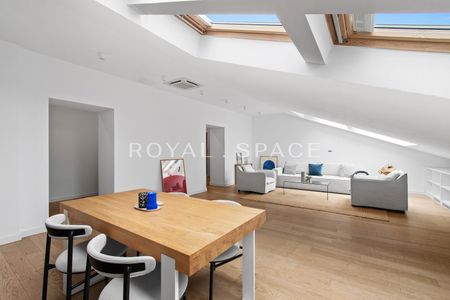 Apartament w zabytkowej kamienicy przy Wiejskiej - Photo 2