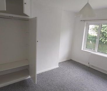 20 Belvoir Crescent, Lisburn, BT28 1UA - Photo 4
