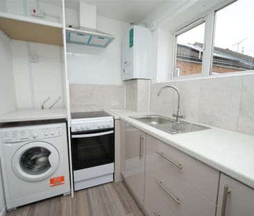 2 bedroom maisonette to rent - Photo 5