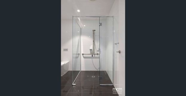 Furnished 1 Bedroom Apartment in the Heart of Southbank - Photo 1