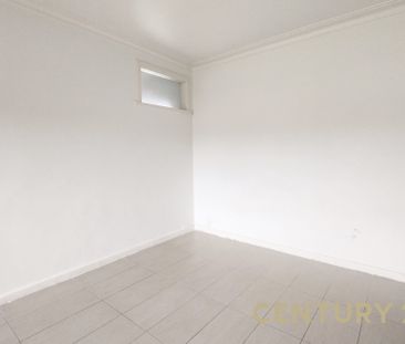 2 Bedroom Units in Excellent Locations&excl; - Photo 3