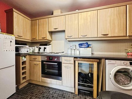 2 bedroom apartment to rent - Photo 5