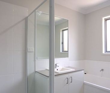 Family Home Located In The Pimpama Village - Photo 6